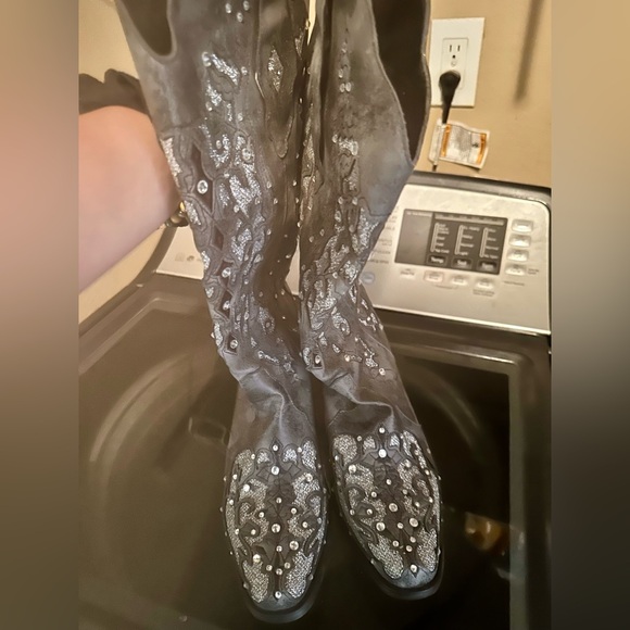 Boots - Picture 1 of 4